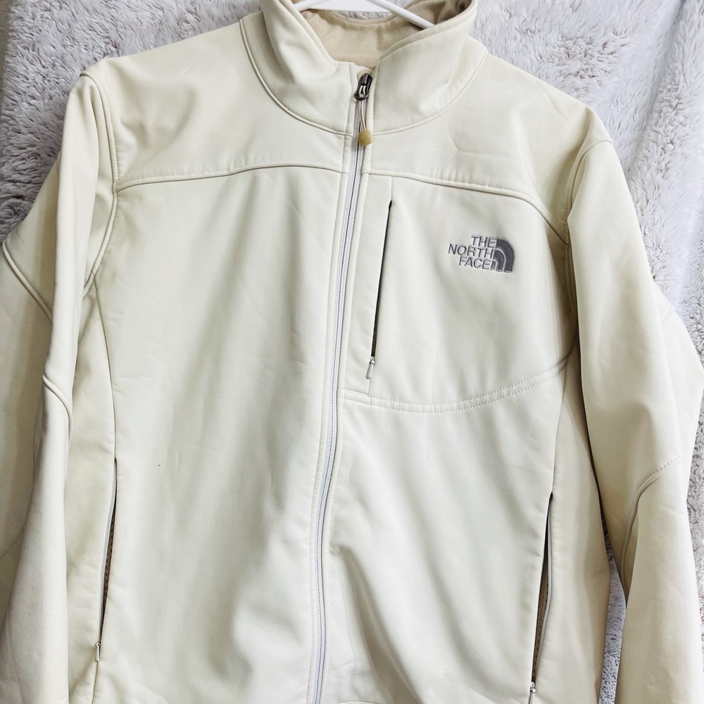 The north face women jacket size L